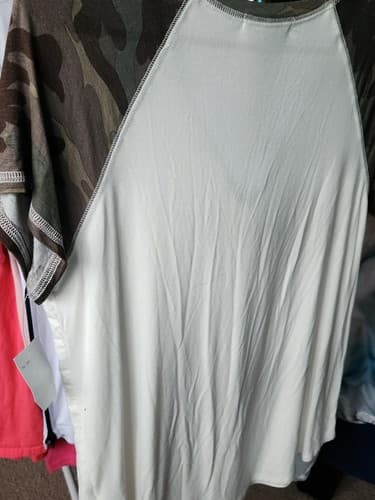 Fantastic Fawn Women's Size Medium Short Sleeve Tee,Ivory/Camo Sleeve. NWT. - Thumbnail 5