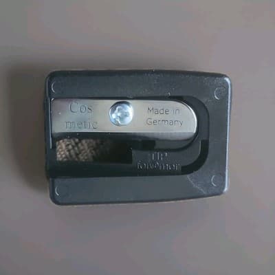 Victoria Beckham Eyeliner Pencil Sharpener for Eye & Lip | New W/ Fast Ship! - Thumbnail 3