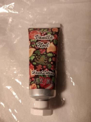 Body & Earth Vanilla Noel Hand Lotion Instant Softness Nails Skin 1 oz/30mL New. - Image 1