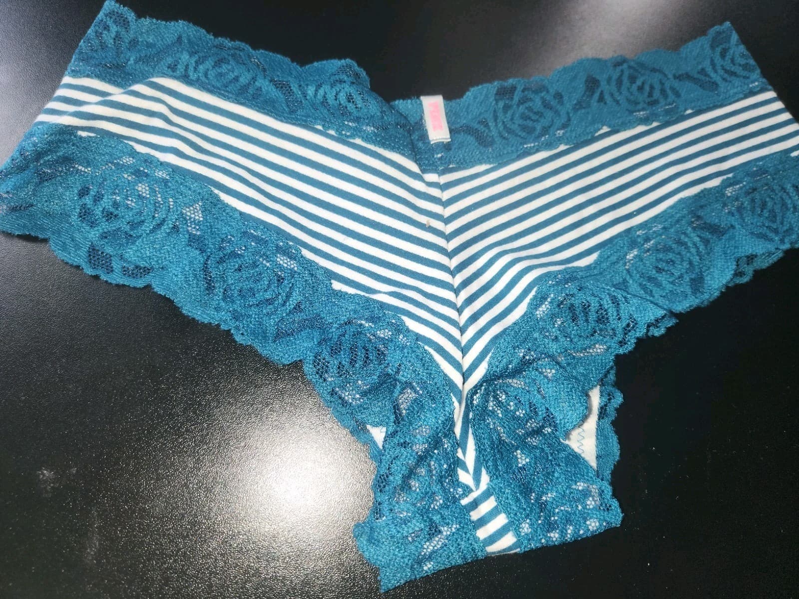 Victoria's Secret Cheekster Tanga 170/68A NWT Green/White Striped. - Thumbnail 2