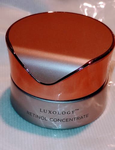 Luxology Retinol Concentrate 24KT Rose Gold Caviar Moisturizing Night Cream 1 oz - Image 1