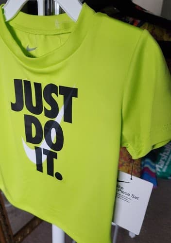 Nike Boys' Vapor Dri-Fit Graphic Short Sleeve T-Shirt, Neon Green, 24 Months. - Thumbnail 8