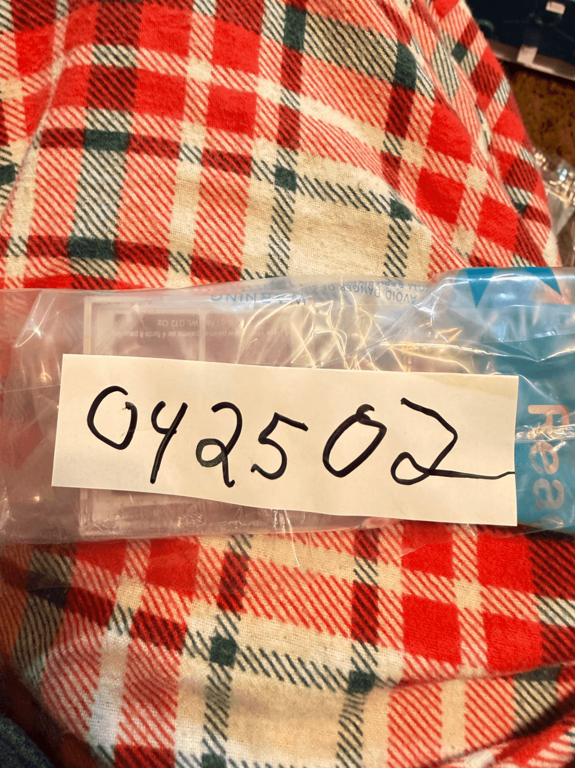 Lottie London Eyeshadow Palette - 4 Shades, Shimmer Finish - Thumbnail 3