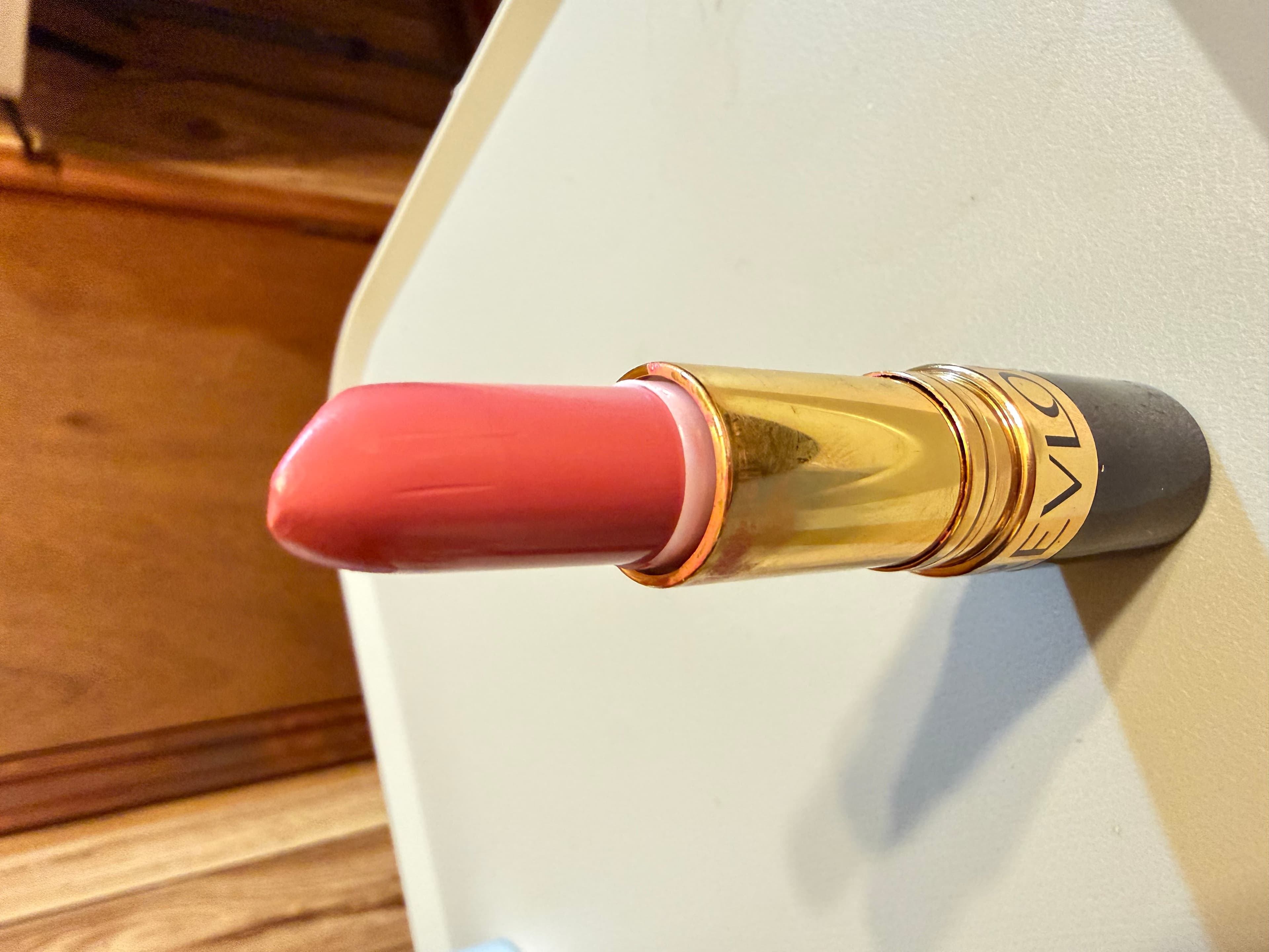 Revlon Lipstick - Classic Color, Rich Pigment - Thumbnail 3
