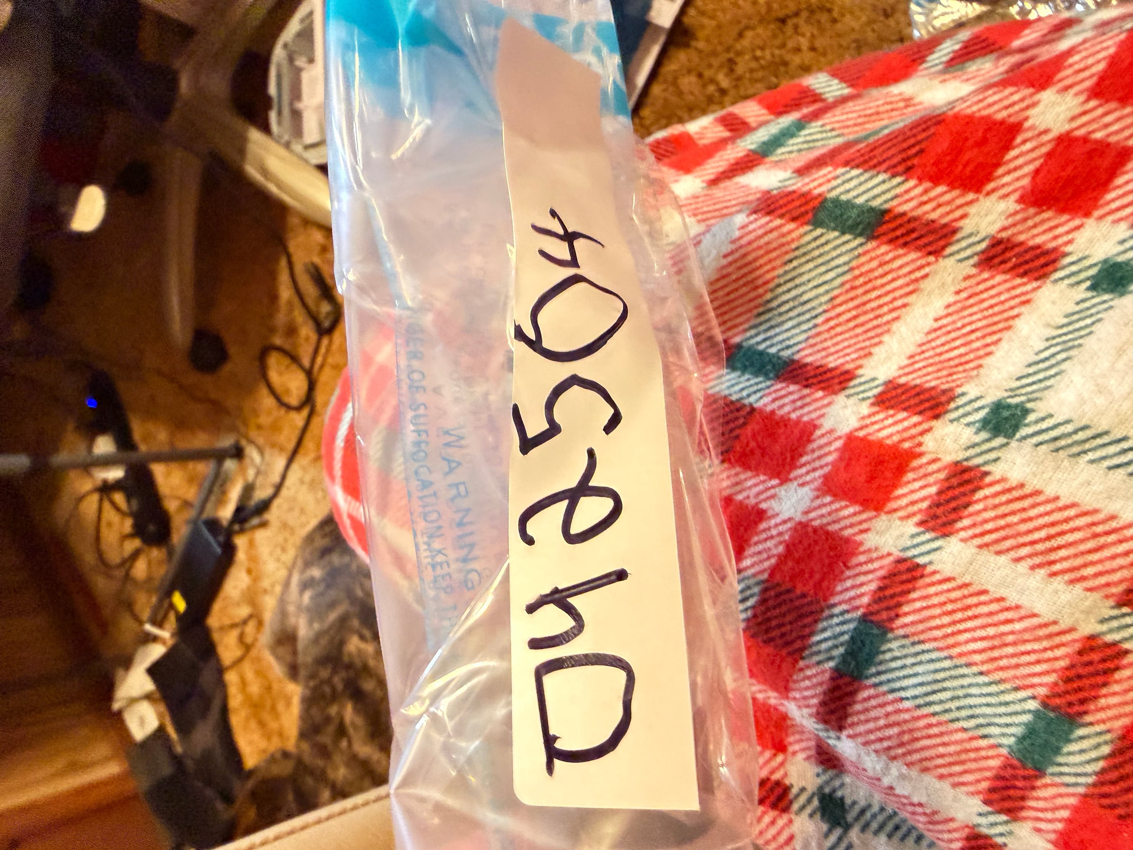 Revlon Lipstick - Classic Color, Rich Pigment - Thumbnail 5