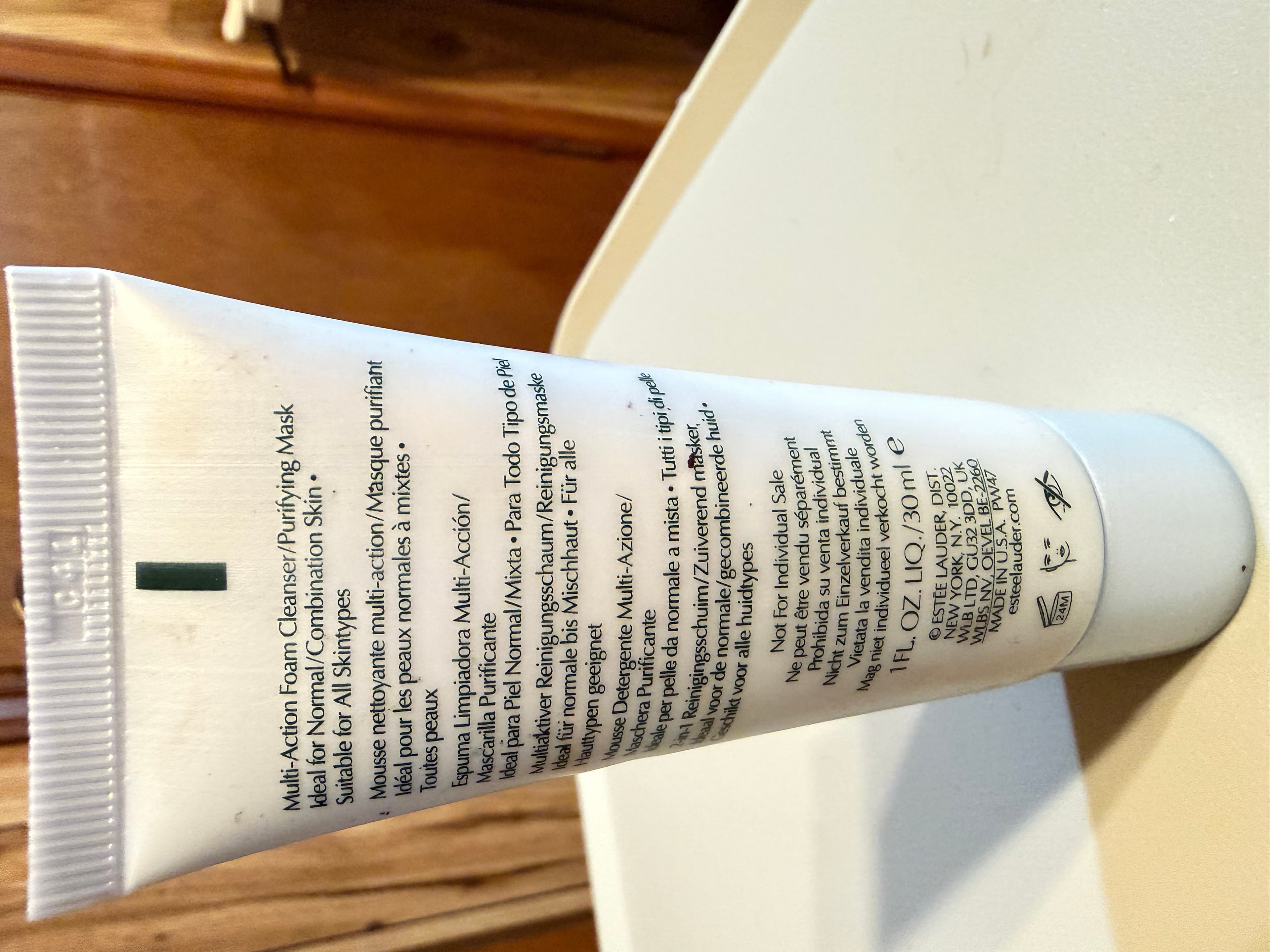 Estée Lauder Perfectly Clean Multi-Action Cleanser 5 oz - Thumbnail 2