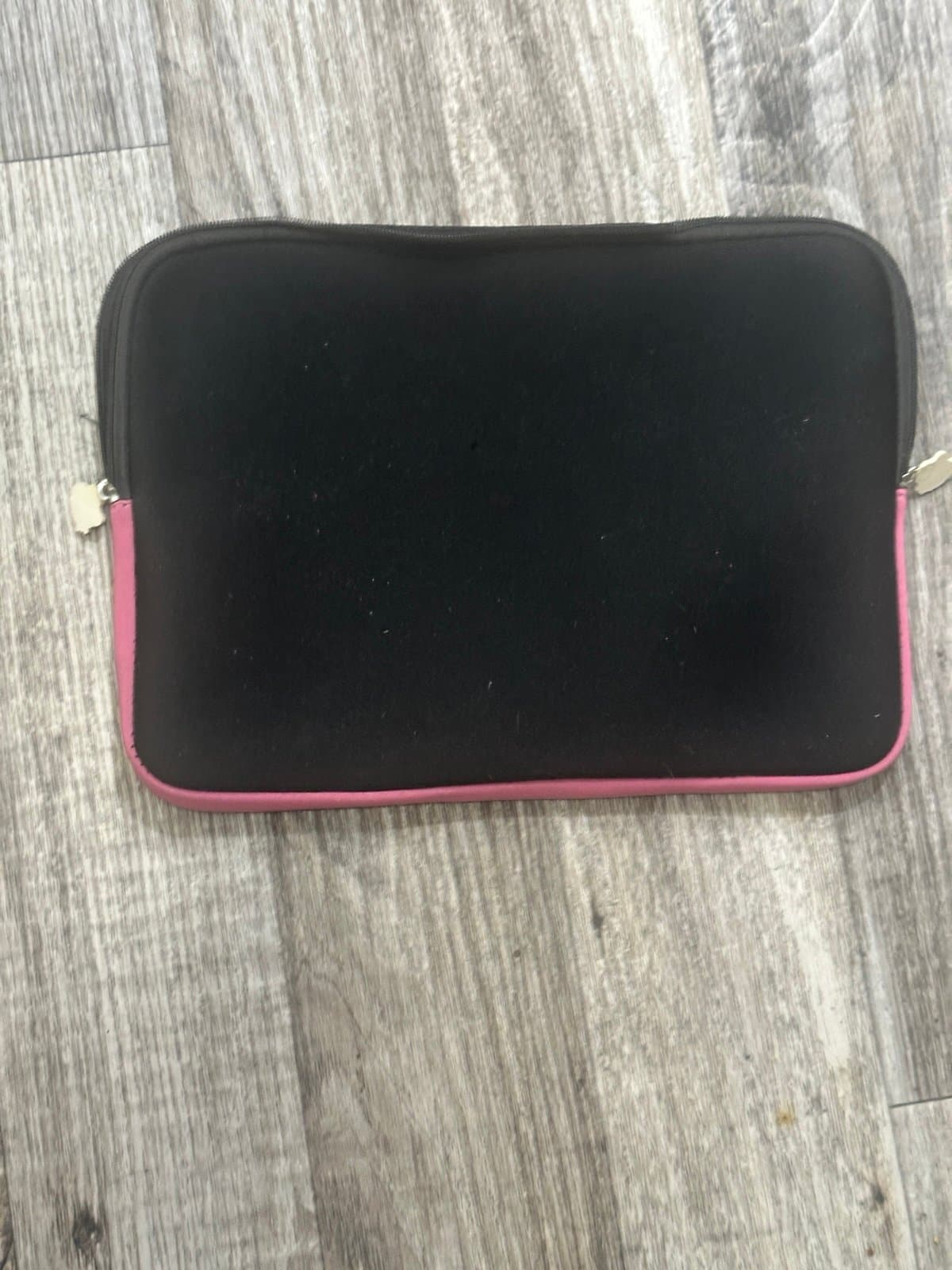 Hello Kitty Laptop Sleeve Black/Pink Original not used - Thumbnail 4