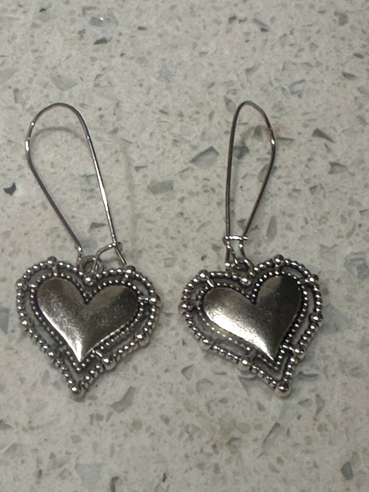 Silver Color Heart Earrings - Image 1