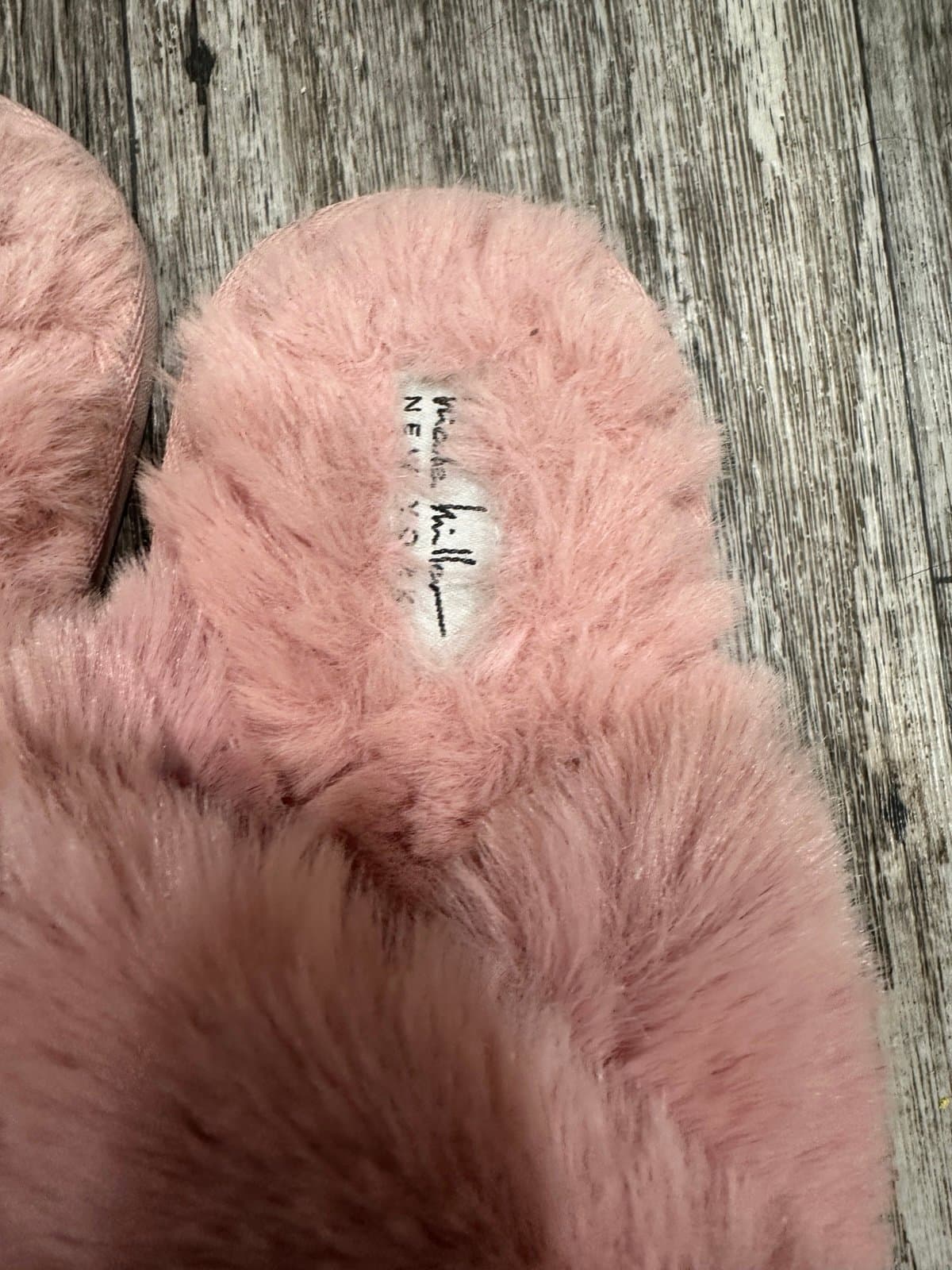 NWT Nicole Miller New York Pink Furry Bedroom Slippers - Thumbnail 4