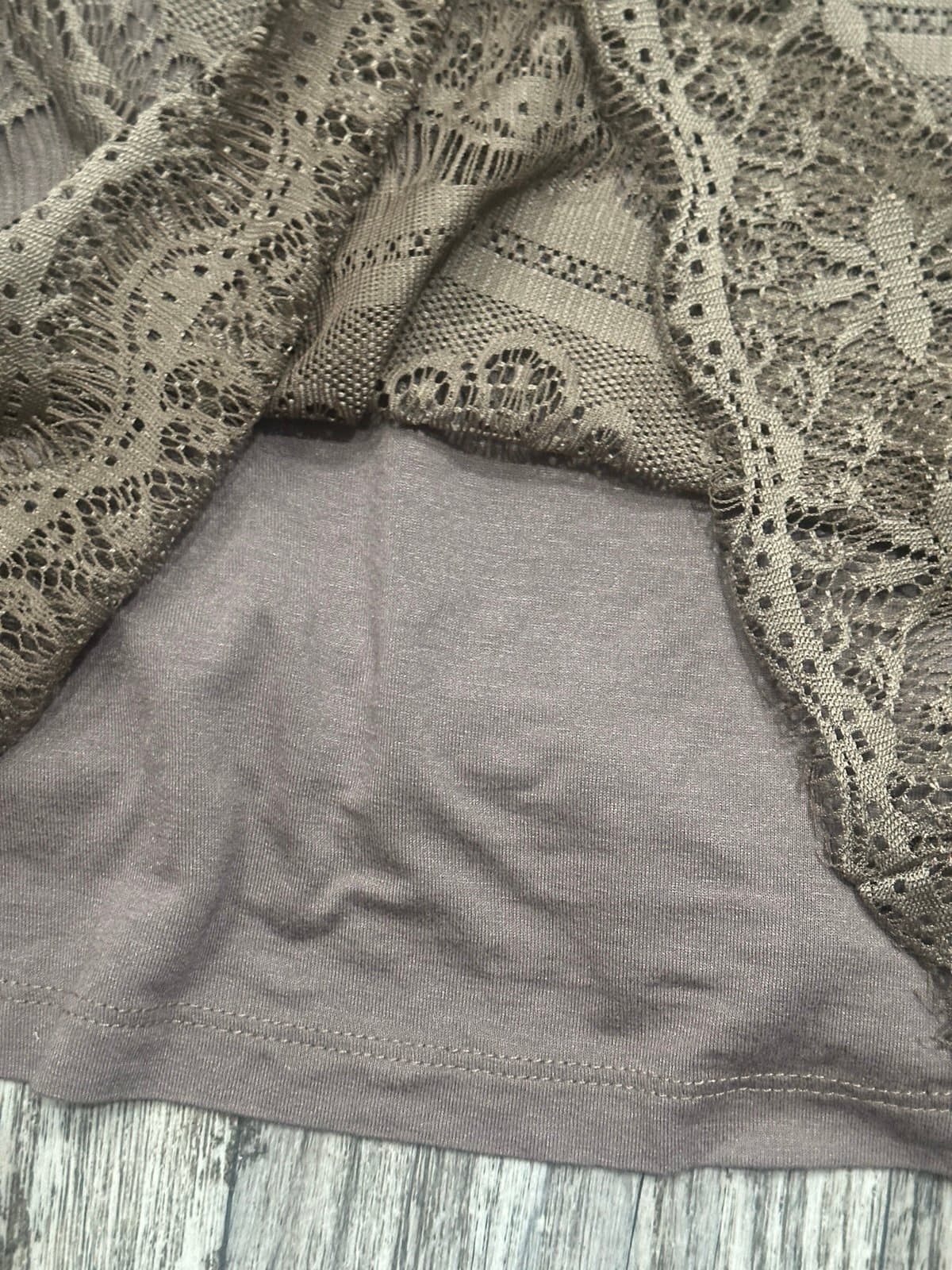 Sleeveless Lace Overlay Dress - Thumbnail 4