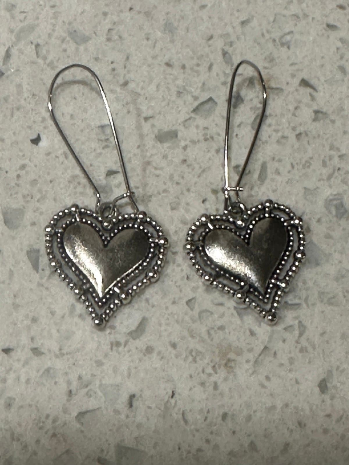 Silver Color Heart Earrings - Thumbnail 3