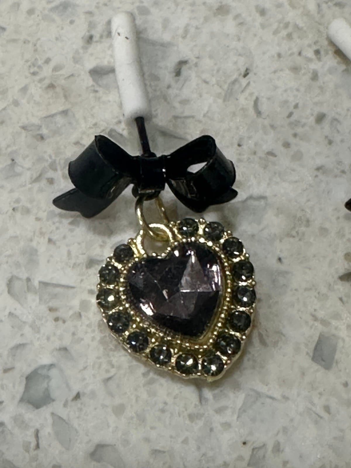 Gold and Black Heart Earrings - Thumbnail 3