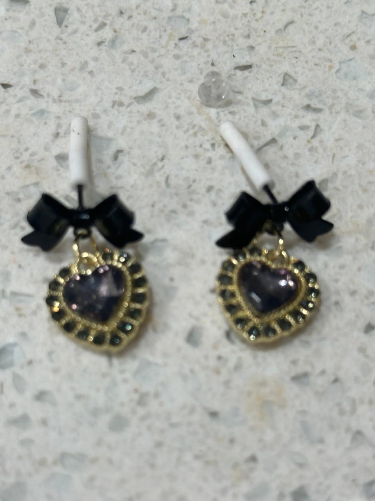 Gold and Black Heart Earrings - Thumbnail 4