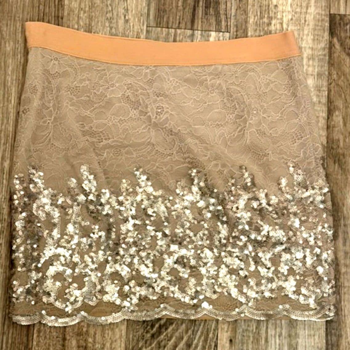BCBG Max Azria Lace Sequin Skirt Women’s Size (S) Taupe Party Mini Skirt - Thumbnail 7