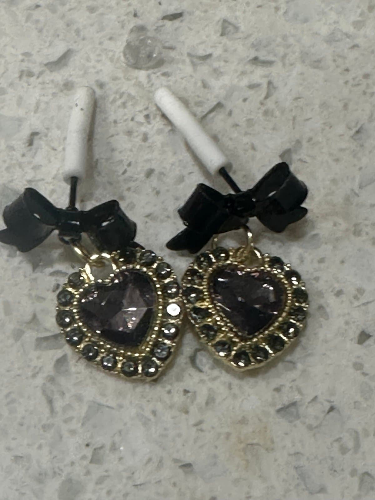 Gold and Black Heart Earrings - Thumbnail 2