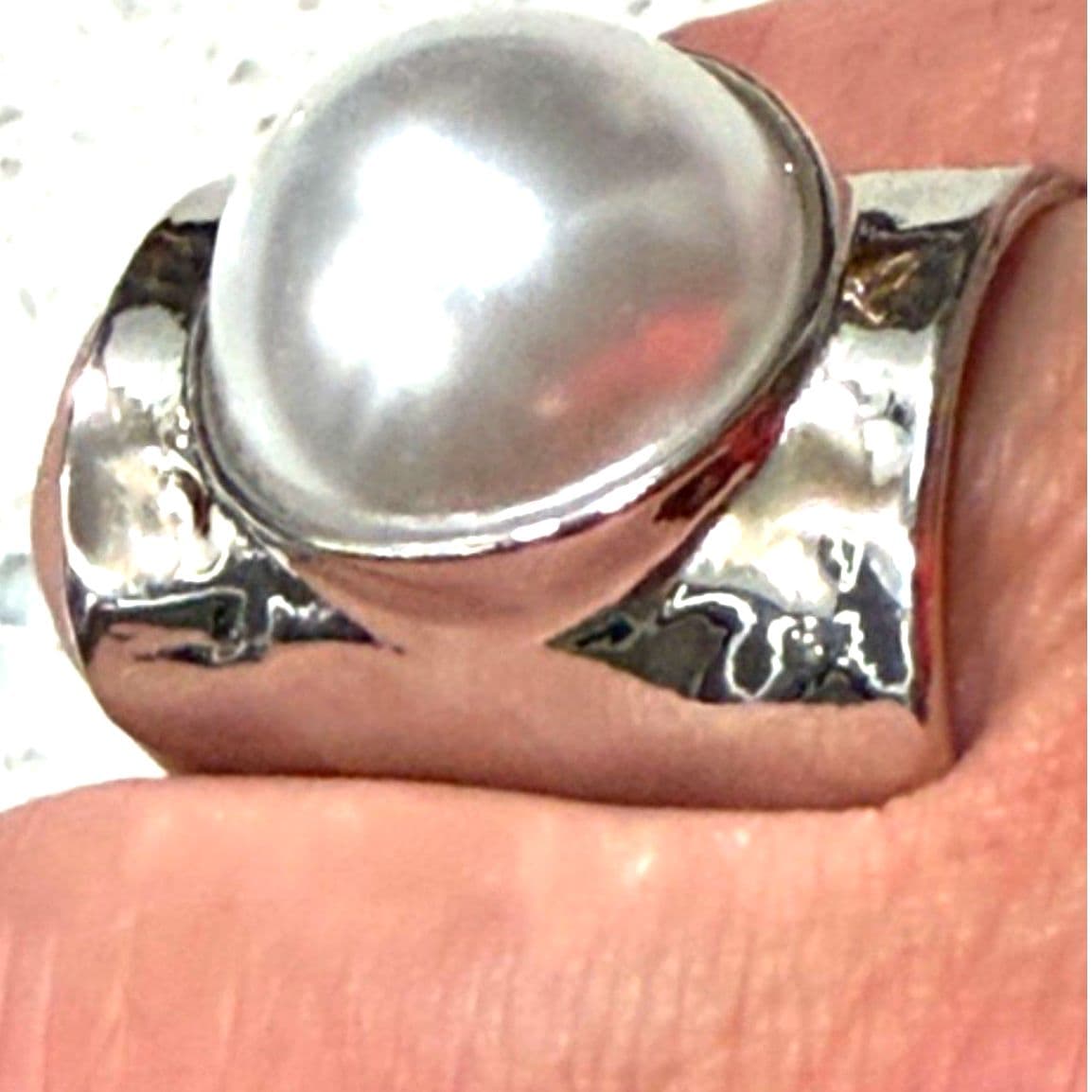 Statement Pearl Ring Silver Tone Open Band Adjustable Imitation Pearl Modern New - Thumbnail 6