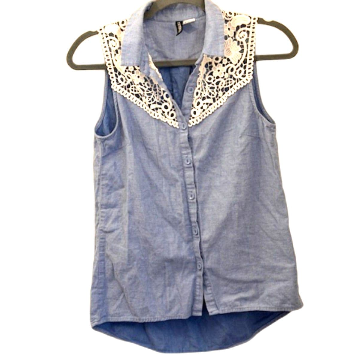 H&M Chambray Sleeveless Shirt Top Lace Collar Button Front Blue Size 4 - Image 1