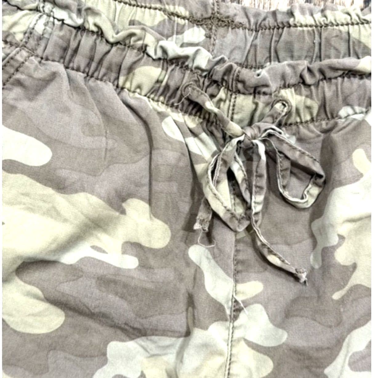 American Eagle Camo Shorts Drawstring Elastic Waist Casual Size M - Thumbnail 6