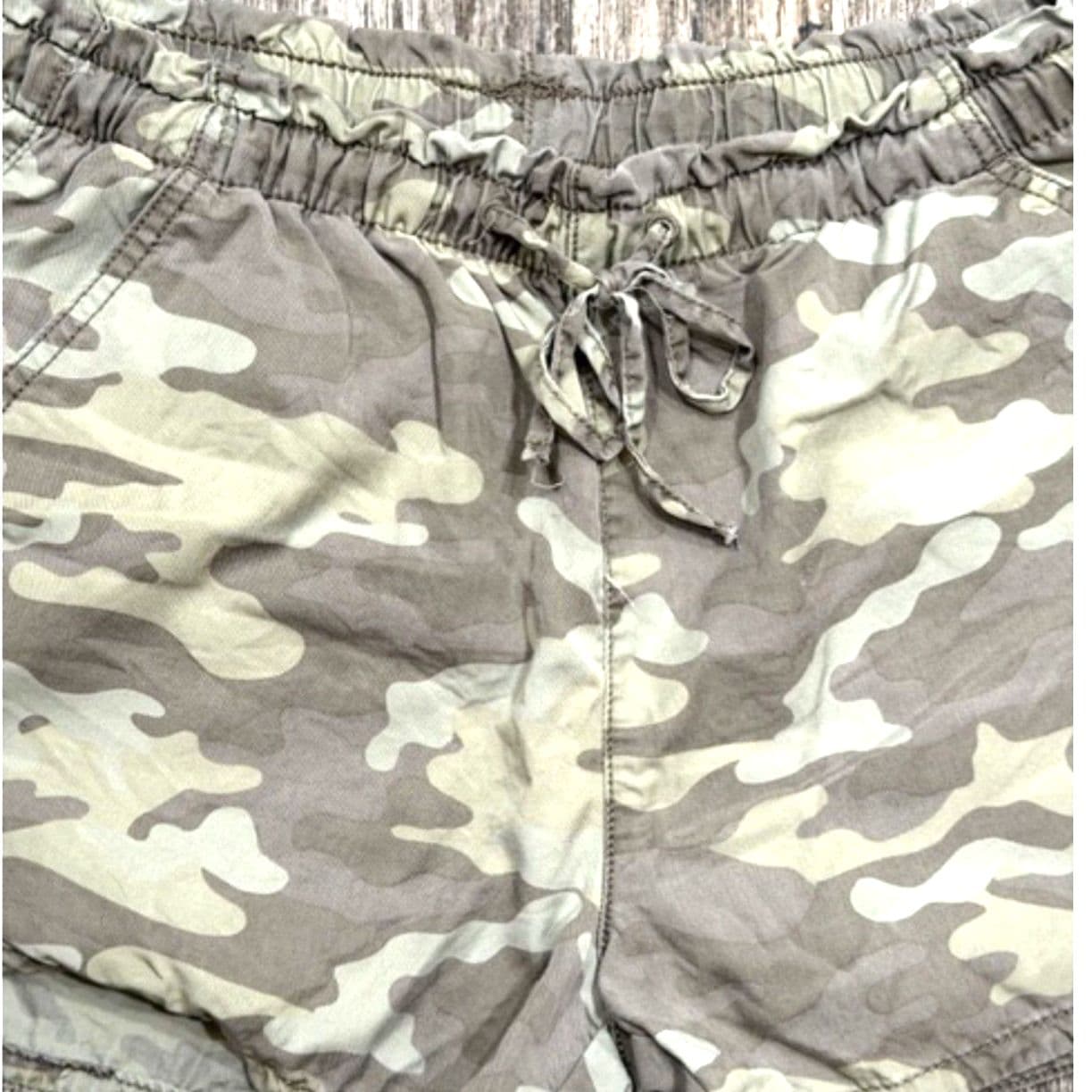 American Eagle Camo Shorts Drawstring Elastic Waist Casual Size M - Thumbnail 5
