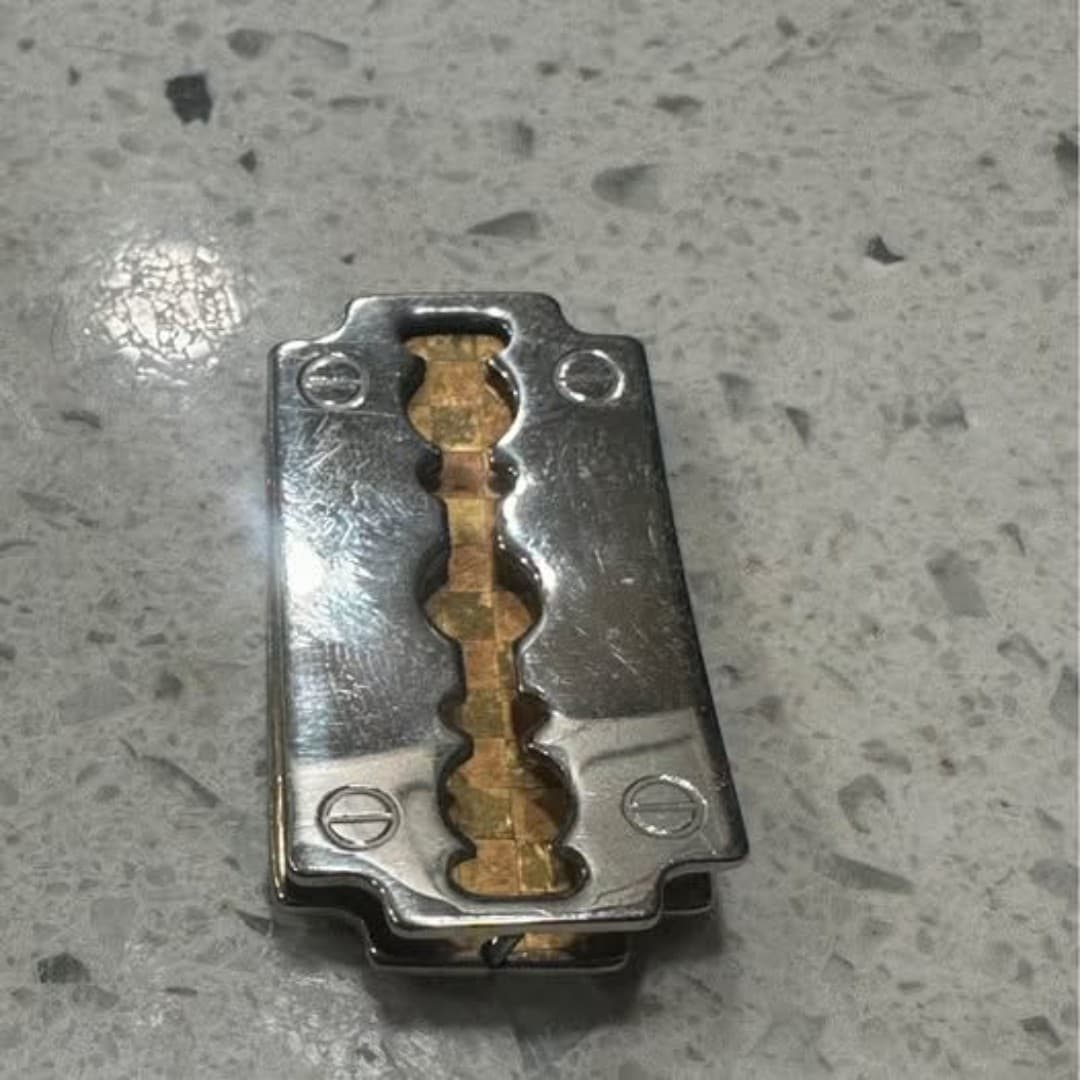 Stainless steel, razor shape pendant - Thumbnail 4