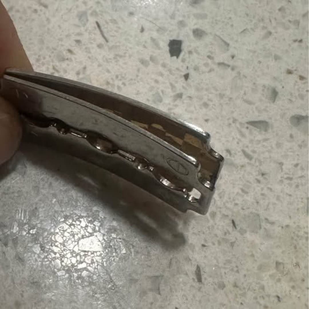 Stainless steel, razor shape pendant - Thumbnail 3