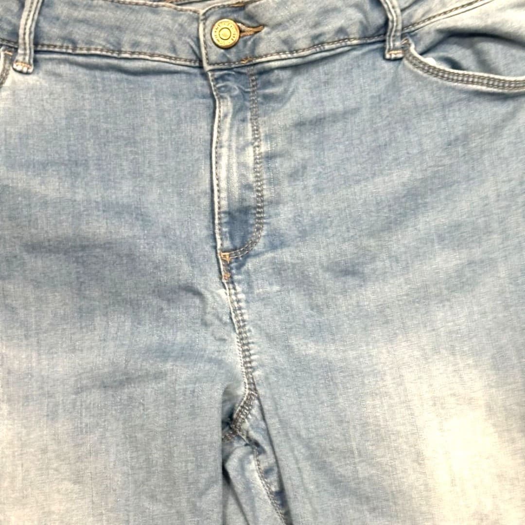 Women's Light Blue Denim Capri Jeans - Thumbnail 4