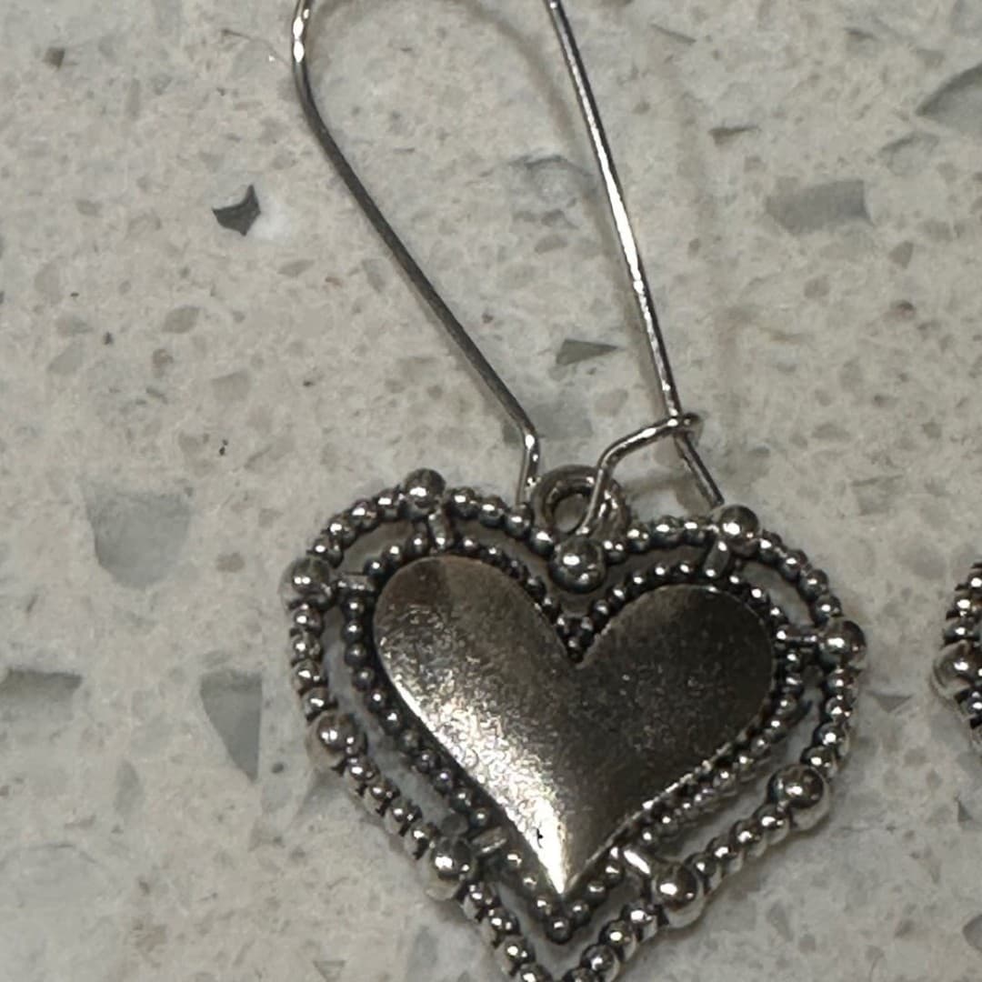Silver Color Heart Earrings - Thumbnail 4