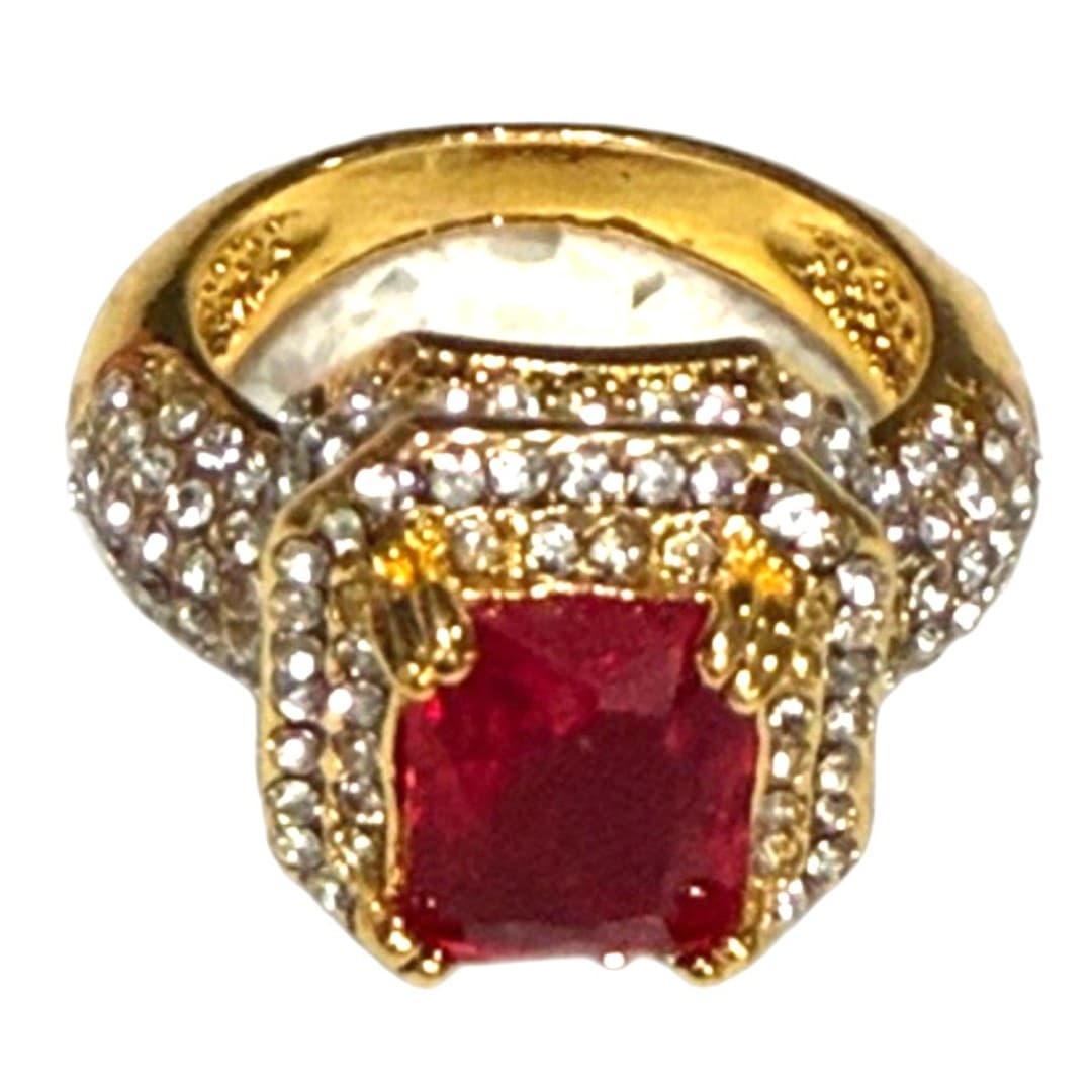 Beautiful Synthetic Ruby Ring Size: 8 - Thumbnail 3