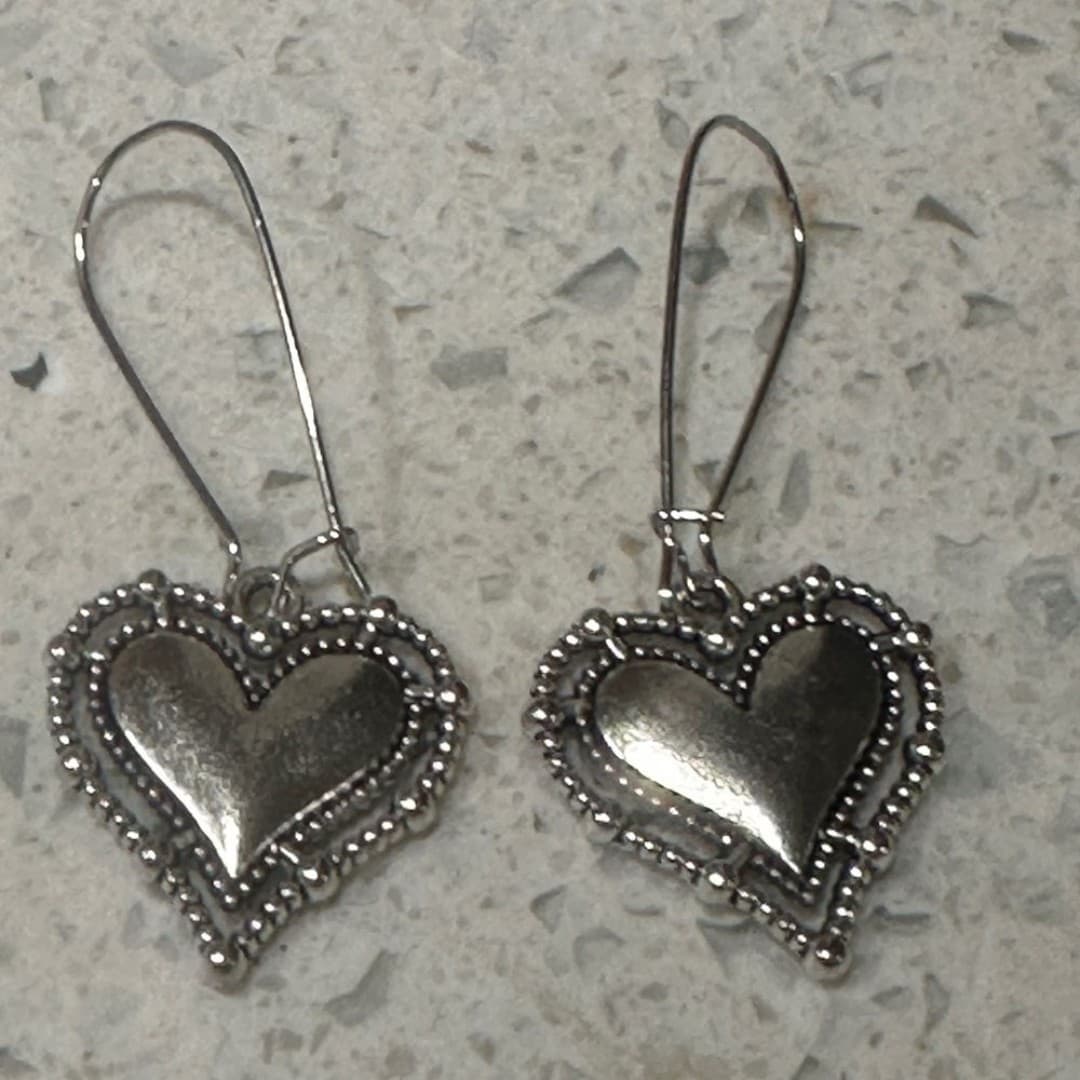 Silver Color Heart Earrings - Thumbnail 3