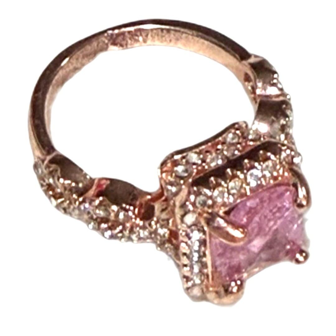 Oval cut, cubic synthetic zirconia ring 8.5 - Thumbnail 5