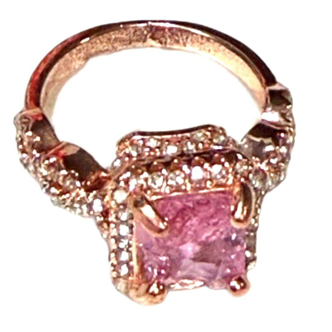 Oval cut, cubic synthetic zirconia ring 8.5 - Thumbnail 3