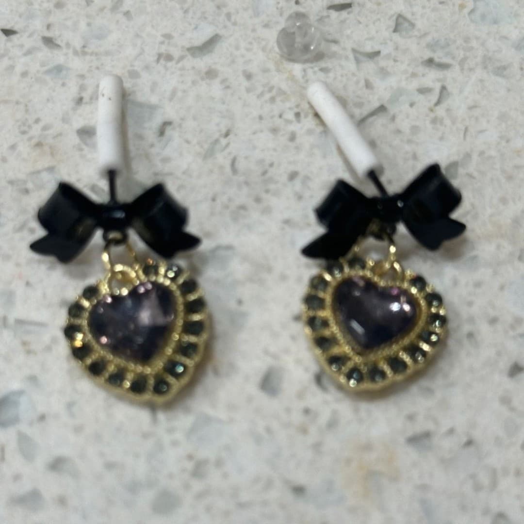 Gold and Black Heart Earrings - Thumbnail 5