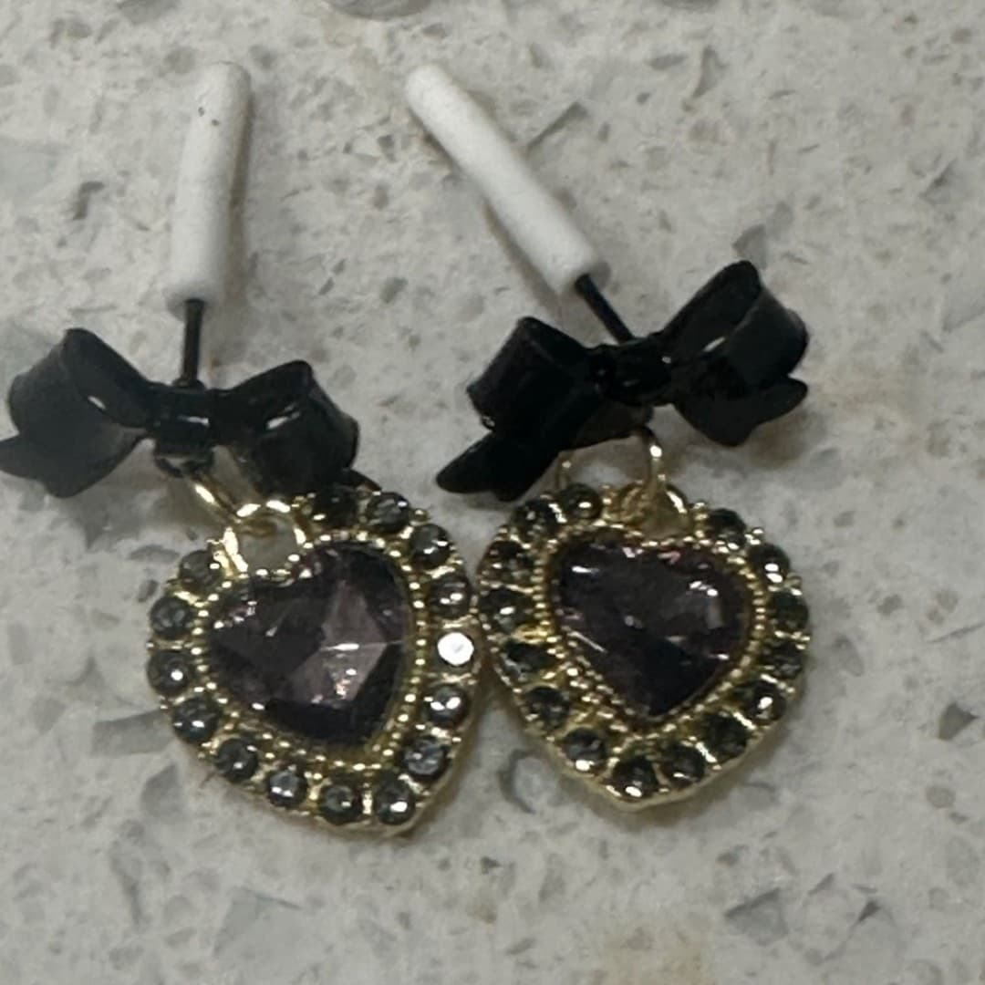 Gold and Black Heart Earrings - Thumbnail 4