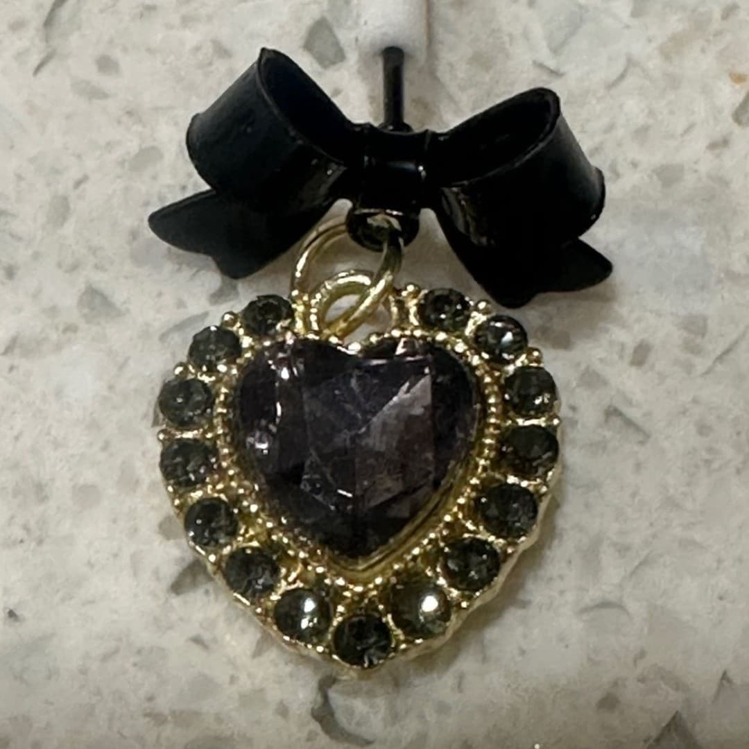 Gold and Black Heart Earrings - Thumbnail 2