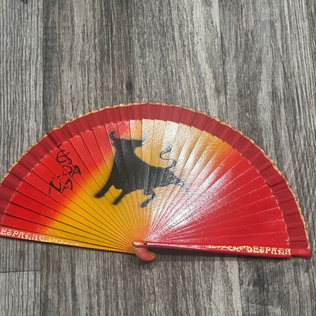 Spanish folding fan (abanico) featuring the iconic Osborne Bull - Image 1