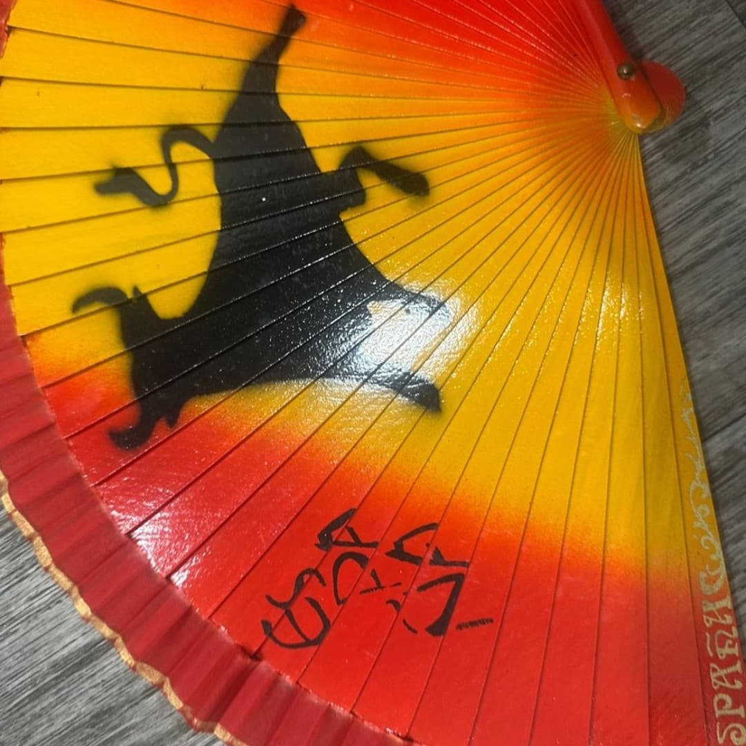 Spanish folding fan (abanico) featuring the iconic Osborne Bull - Thumbnail 9