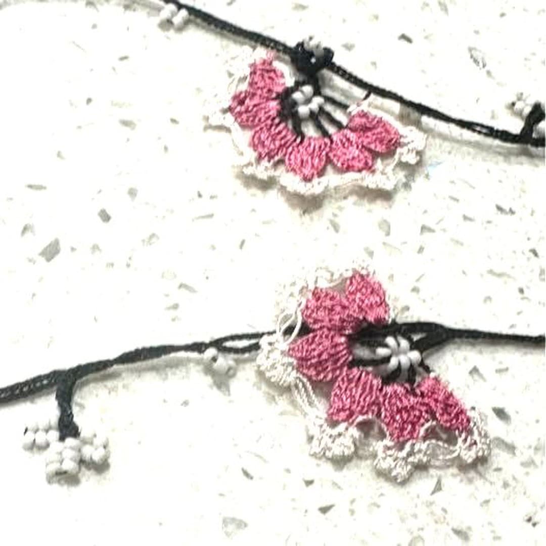 Handmade very special eyeglasses strap with pink flower design and white beads - Thumbnail 2
