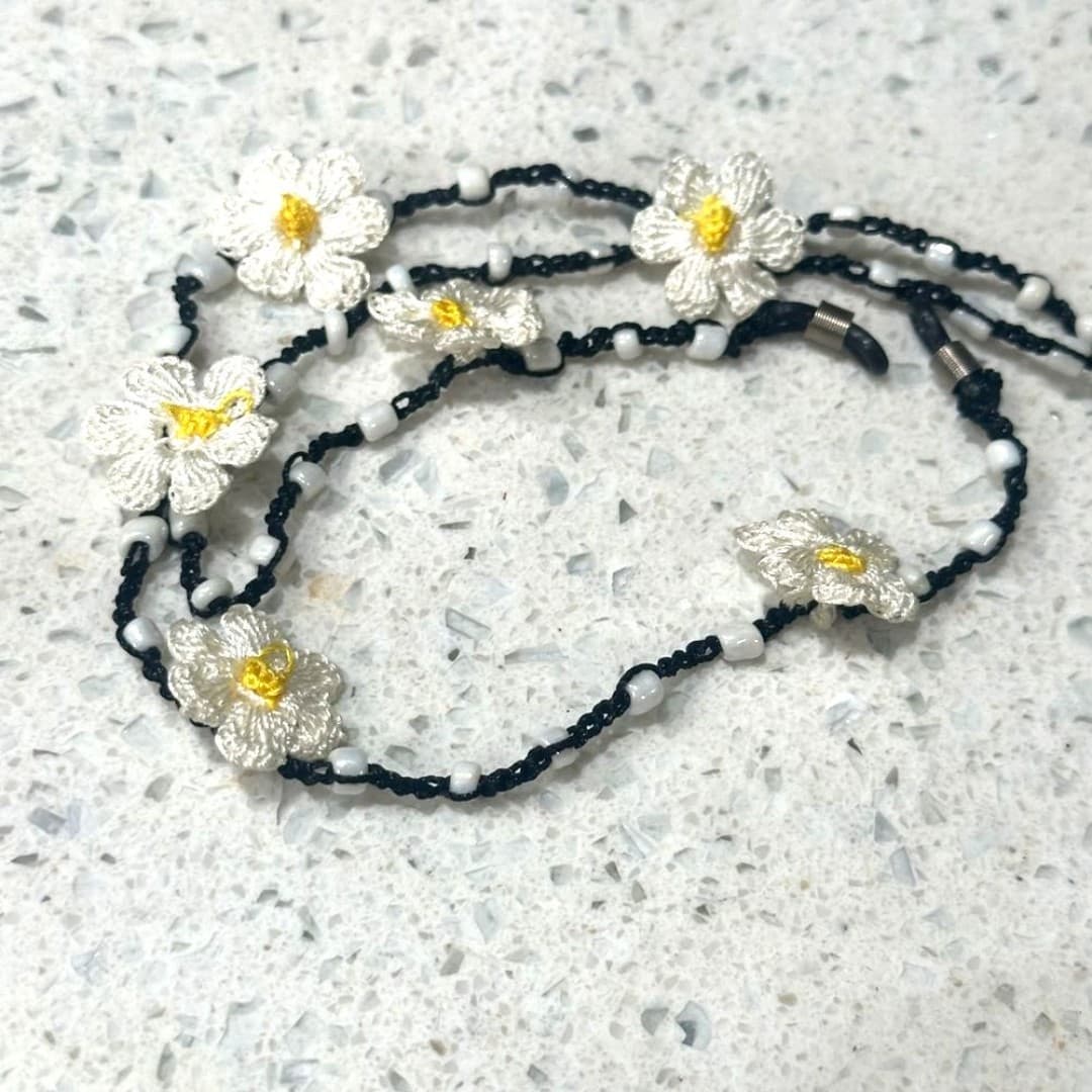 Handmade Floral Black and White Eyeglasses Strap - Thumbnail 2