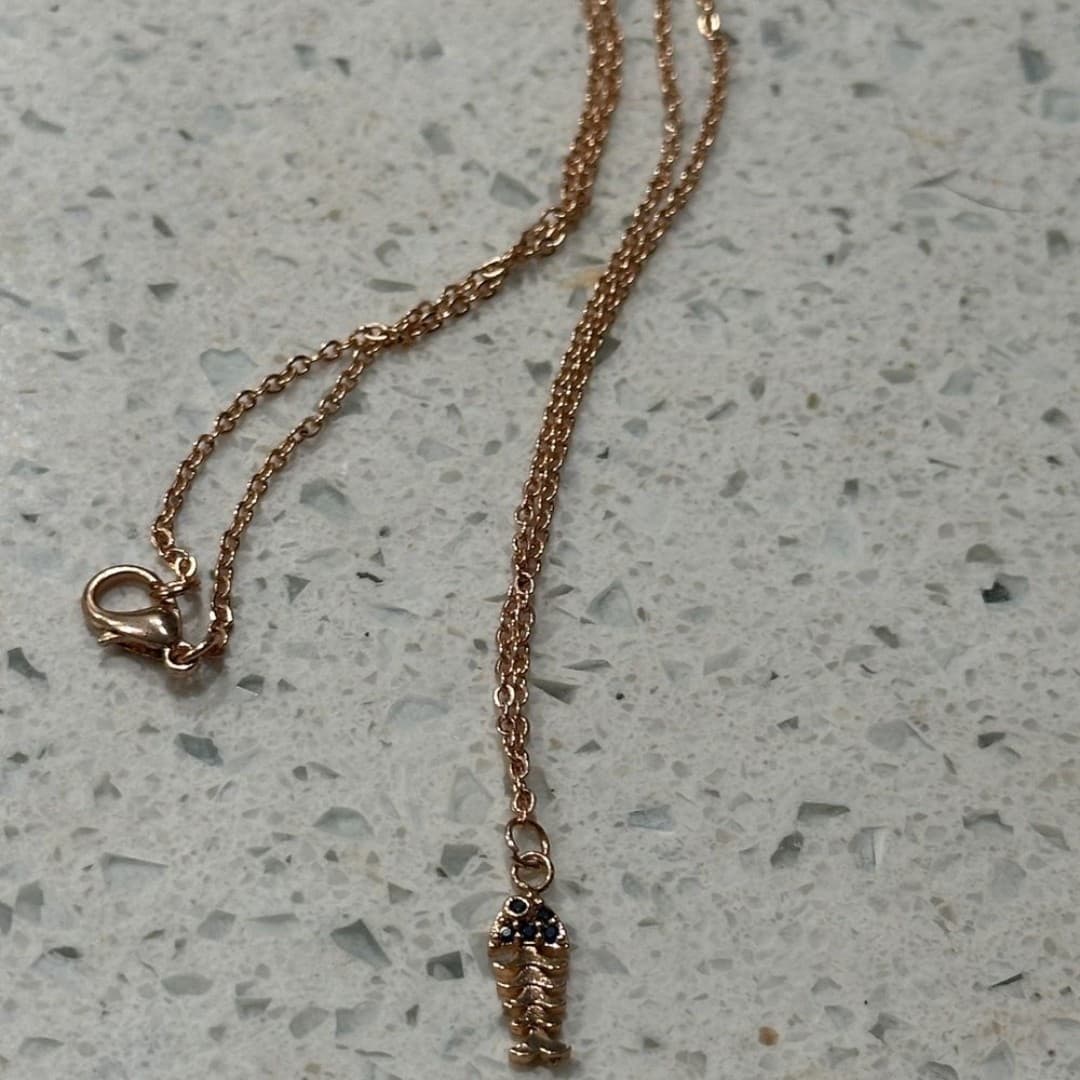 Elegant Stainless Steel Necklace Fish Theme Rose Gold Color - Thumbnail 3