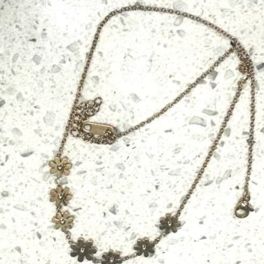 Stainless steel necklace with flowers - Thumbnail 3