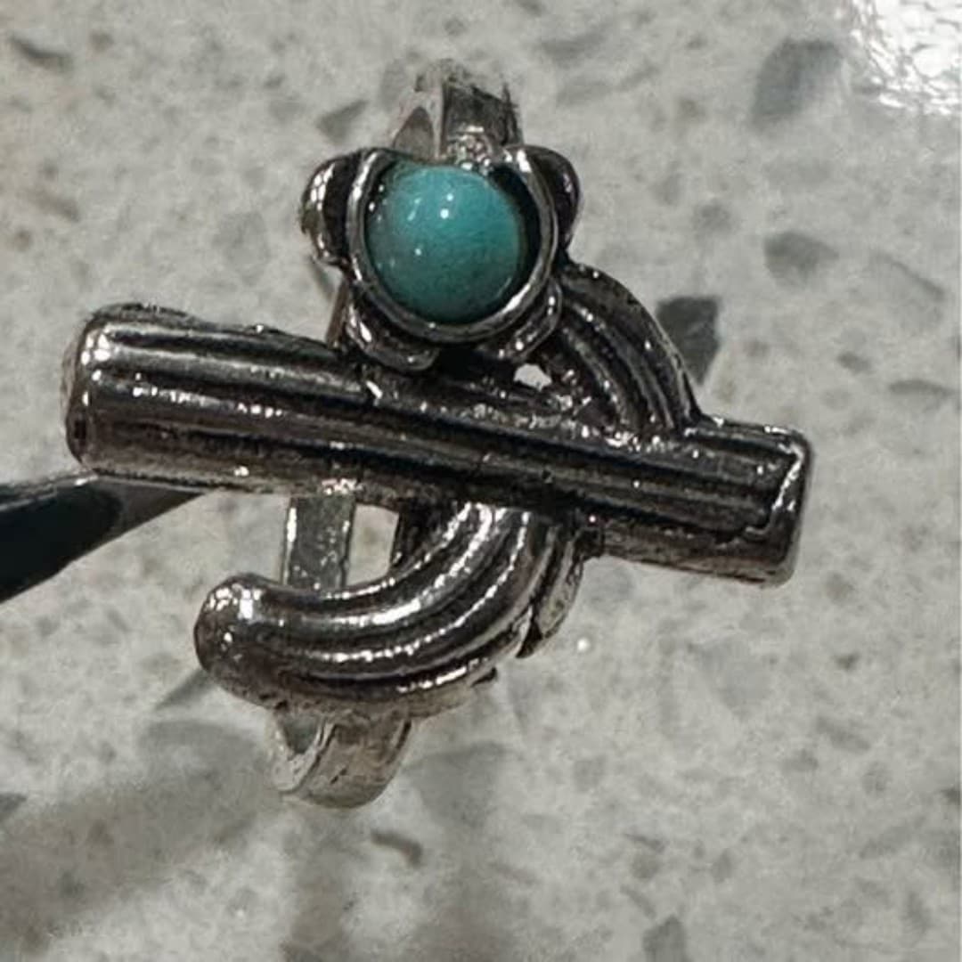 Elegant silver color turquoise fashion ring - Image 1