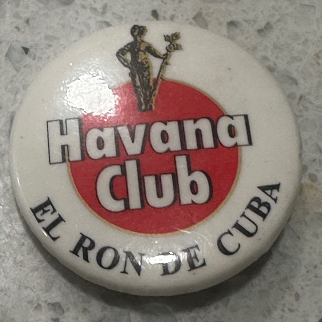 Havana Club Pin Vintage - Image 1