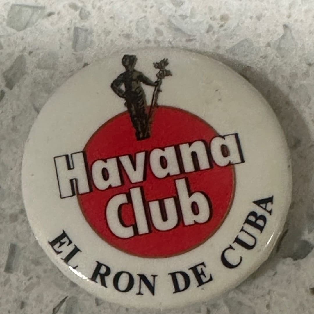 Havana Club Pin Vintage - Thumbnail 2