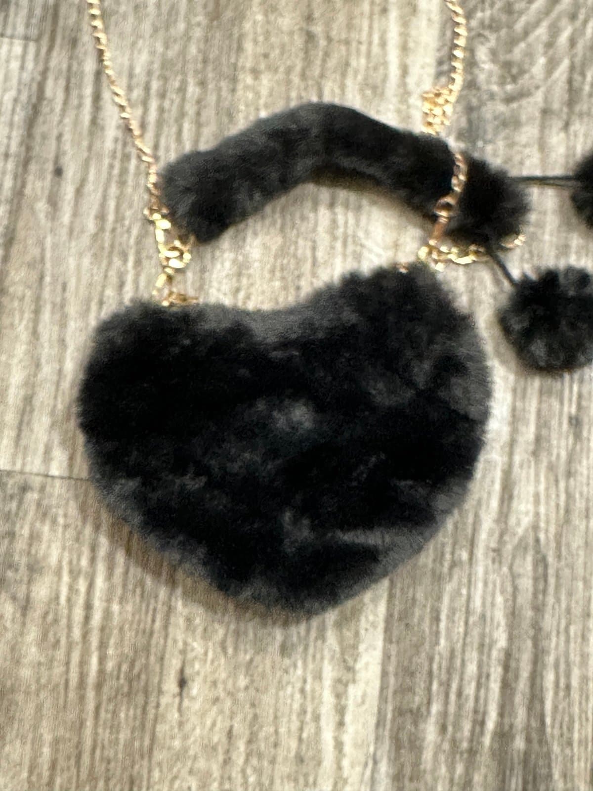 Elegant Black Heart Shaped Faux Fur Handbag - Thumbnail 3