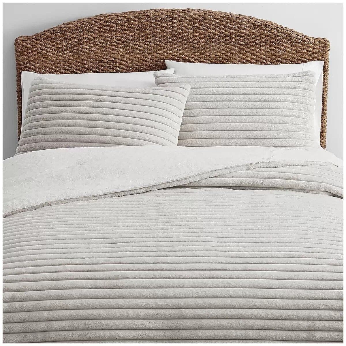 Frye 2" Solid Channel Luxury Faux Fur Comforter 3 Piece King Set, Reversible - Thumbnail 5