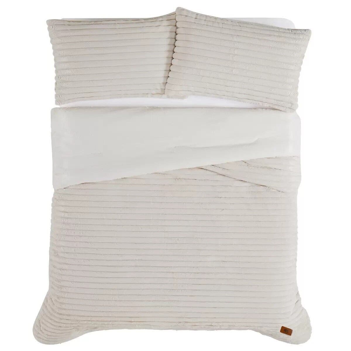 Frye 2" Solid Channel Luxury Faux Fur Comforter 3 Piece King Set, Reversible - Thumbnail 6