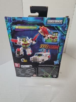 NEW: Hasbro F7016 Transformers Legacy Medix Evolution Action Figure - Thumbnail 3