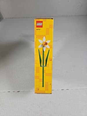 LEGO Botanicals: Daffodils (40747) - Thumbnail 5