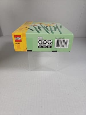 LEGO Botanicals: Daffodils (40747) - Thumbnail 3