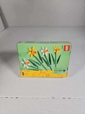 LEGO Botanicals: Daffodils (40747) - Thumbnail 2